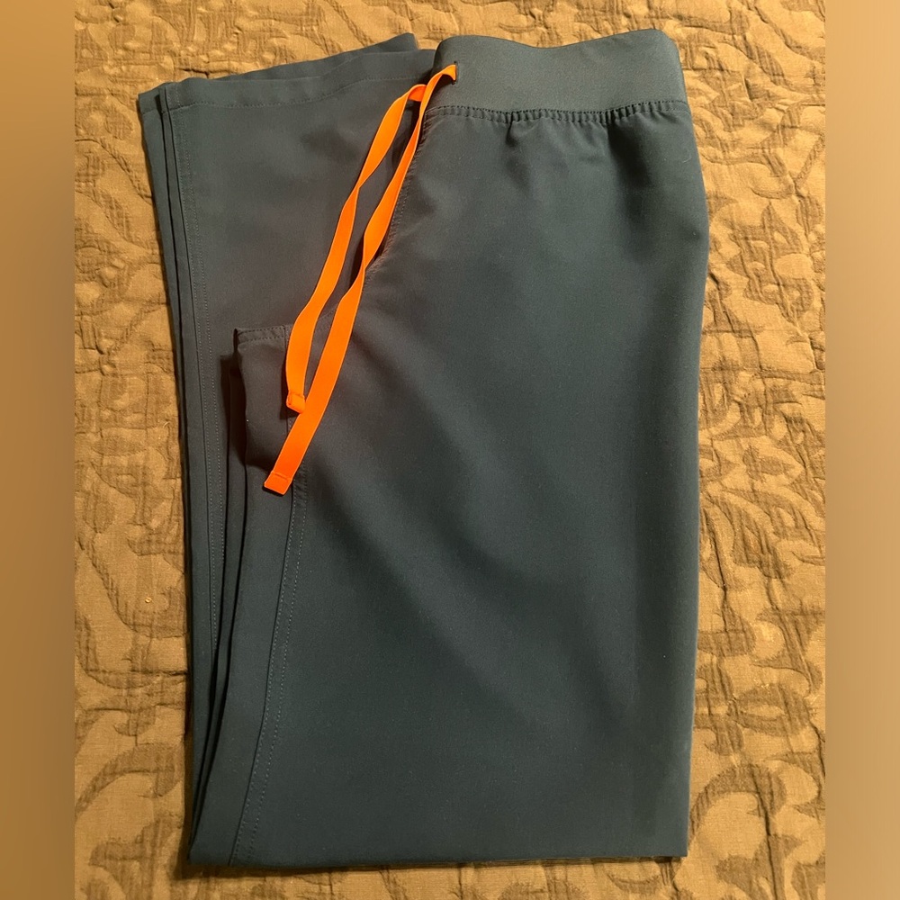 Figs Deep Reef Livingston size small tall